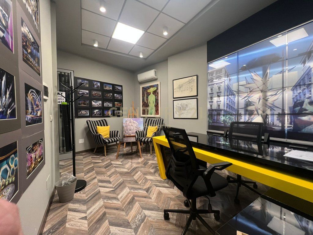 Shitet zyrë në pozicion elitar – ideale për çdo biznes! 90,000 € Sip. Totale  23m2