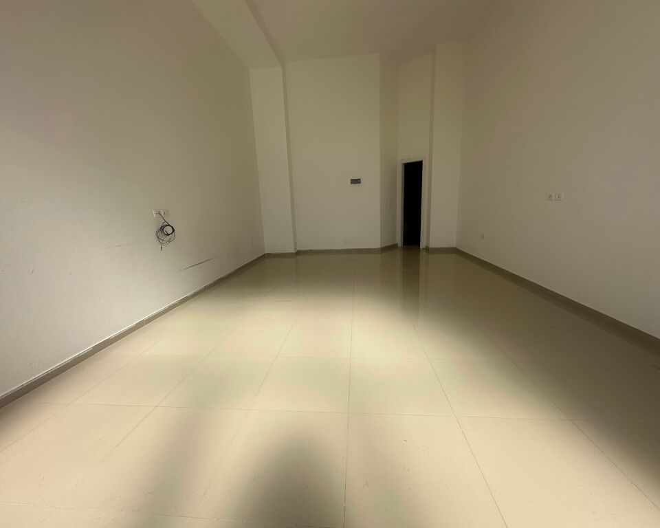 Super shop /Main road 📍Don bosko 📌1100€