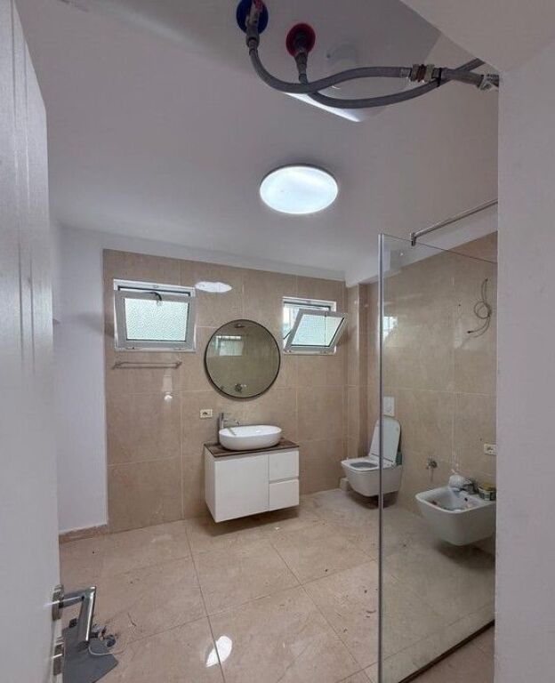 APARTAMENT 2+1 PER SHITJE PRANE PETRO NINIT