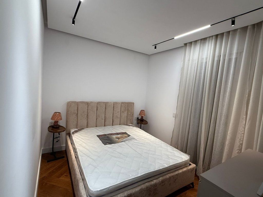 Apartament me Qera 2+1 tek Mine Peza prane Donika Center 1200€