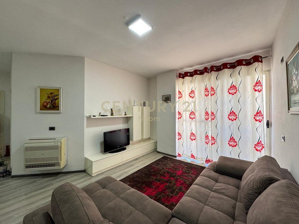 APARTAMENT 2+1 PER QIRA PRANE GRAND GALLERY NE YZBERISHT!