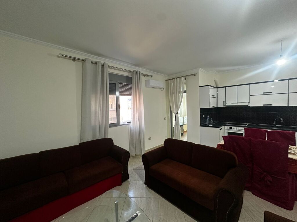 🏡 Apartament 2+1 me qira në Vlorë – Pranë Fjortes