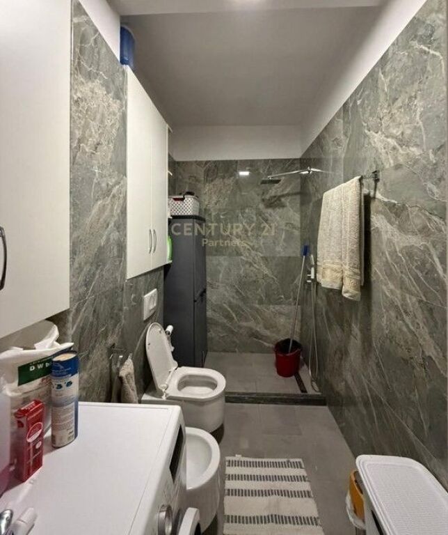 APPARTAMENTO 1+1 CON CUCINA SEPARATA+ VERANDA VICINO A CASA ITALIA