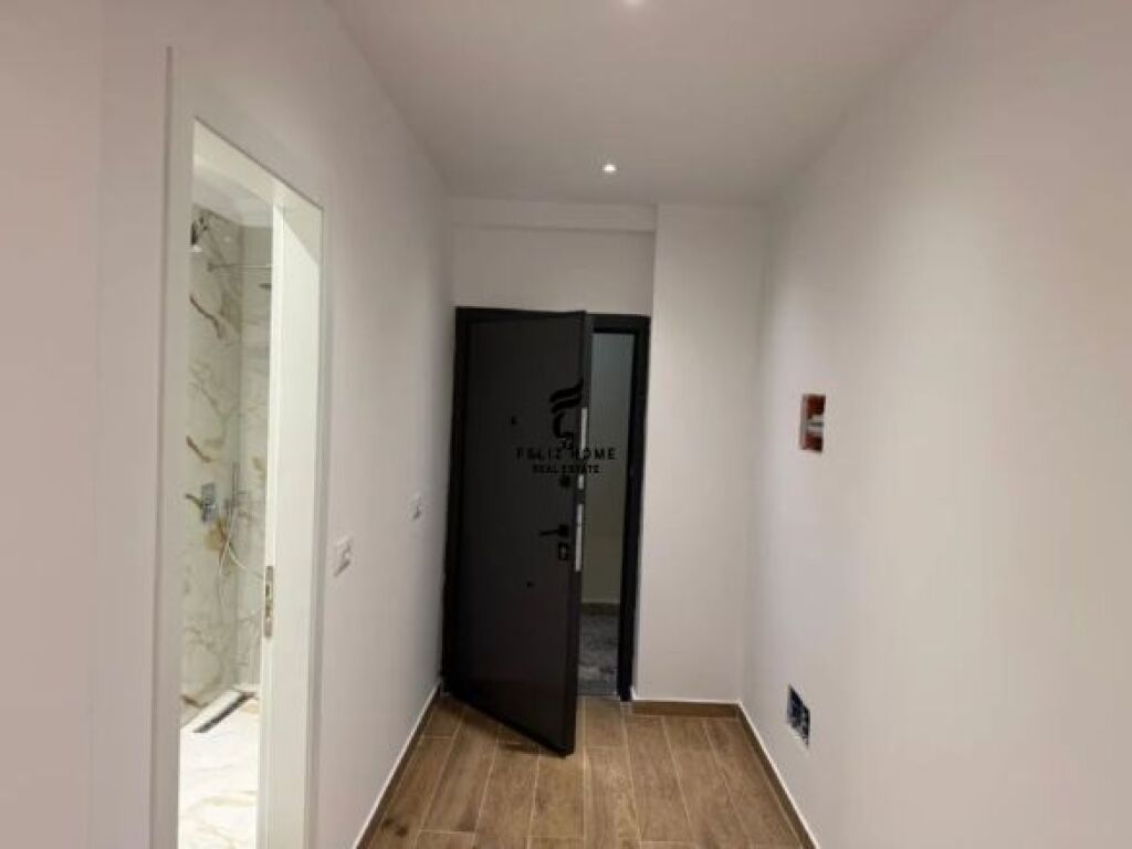 ZYRE ME QERA 61 M2 BULEVARDI I RI 750 EURO FH-59116