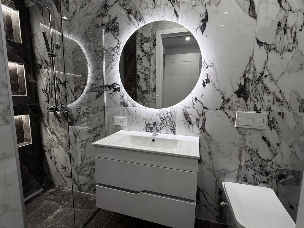 Apartament me Qera 2+1 tek Mine Peza prane Donika Center 1200€