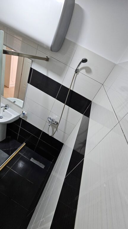 Apartament 2+1+2 per Shitje tek Lagja 6, Ish Rajoni i Policisë, Durres.