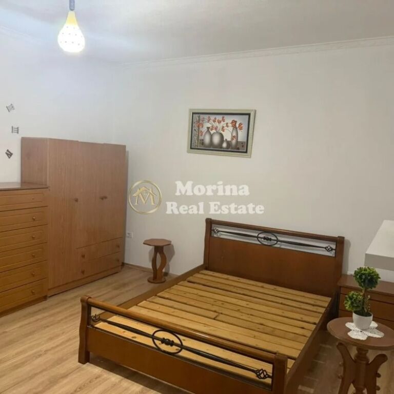 Qera | Shtëpi private 2 + 1 | Sauk | 400 €/muaj