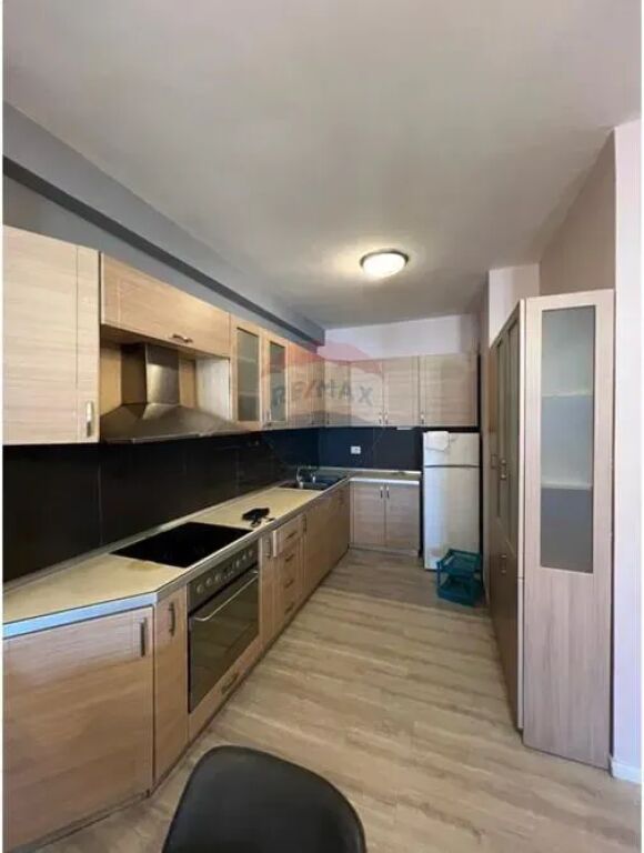 Apartament 2+1 me qira tek Rruga e Kavajes