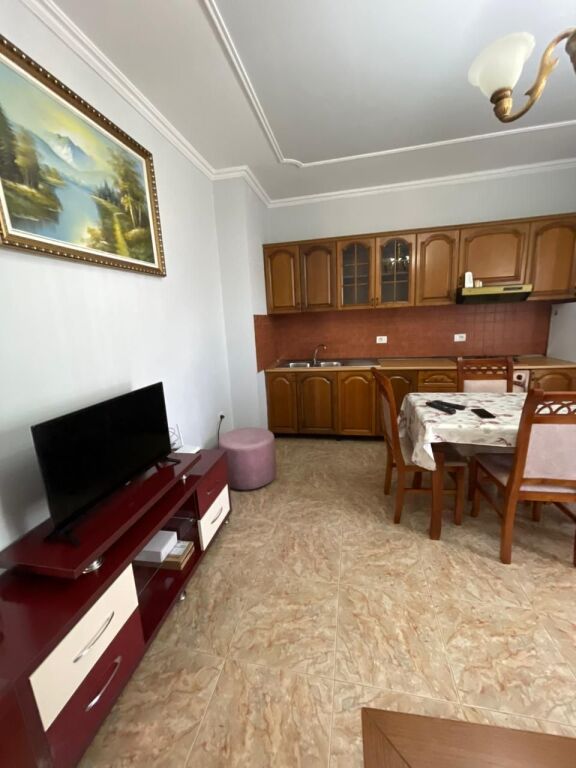 Apartament,,, me qera..... 2+1+2 prane... KOMUNA E PARISIT