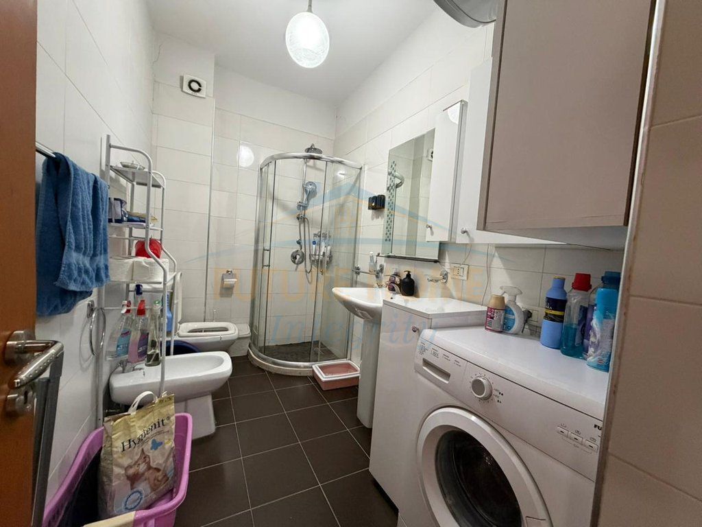 Shitet, Apartament 1+1, Unaza e Re, Tiranë.