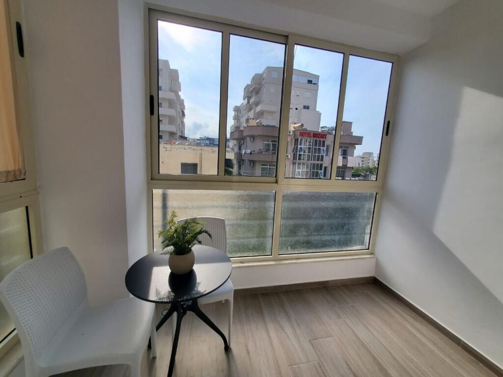 Shitet Apartament,1+1 në Plazh,Durrës.