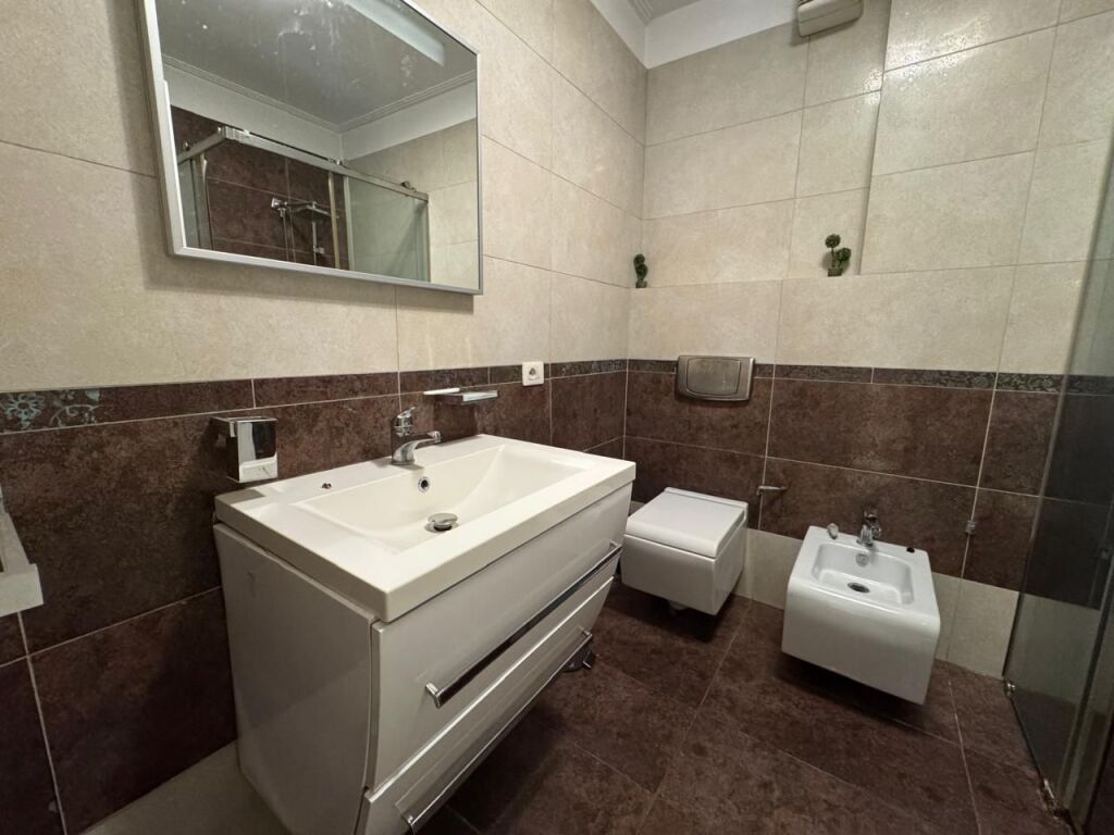 📣Vista fantastica dal Lago di Tirana. 🔸️Super posizione ✅️Giardino Zoologico 🏢Appartamento 1+1 in vendita  