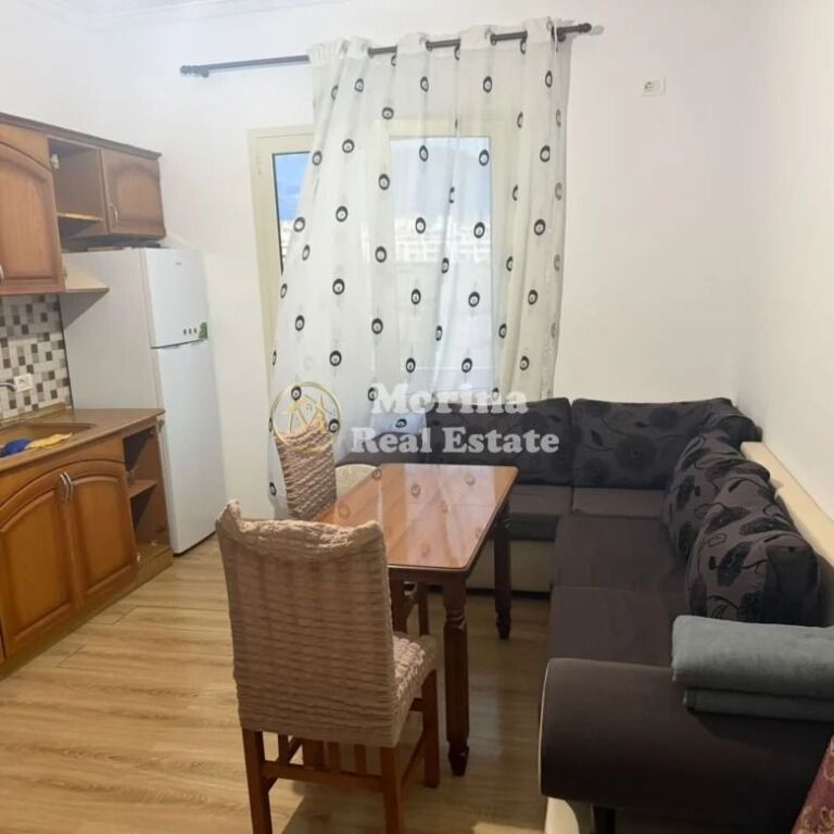 Qera | Shtëpi private 2 + 1 | Sauk | 400 €/muaj