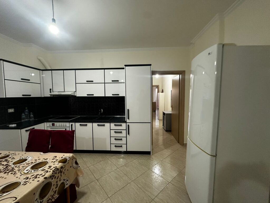 🏡 Apartament 2+1 me qira në Vlorë – Pranë Fjortes