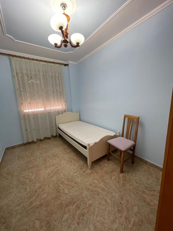 Apartament,,, me qera..... 2+1+2 prane... KOMUNA E PARISIT