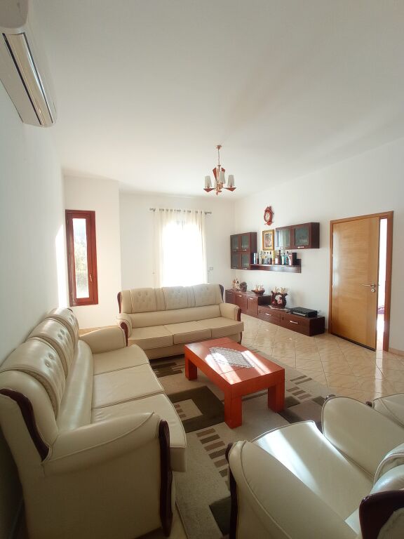 Jepet me qera vile 3_kateshe fshati Vishaj ,Tirane