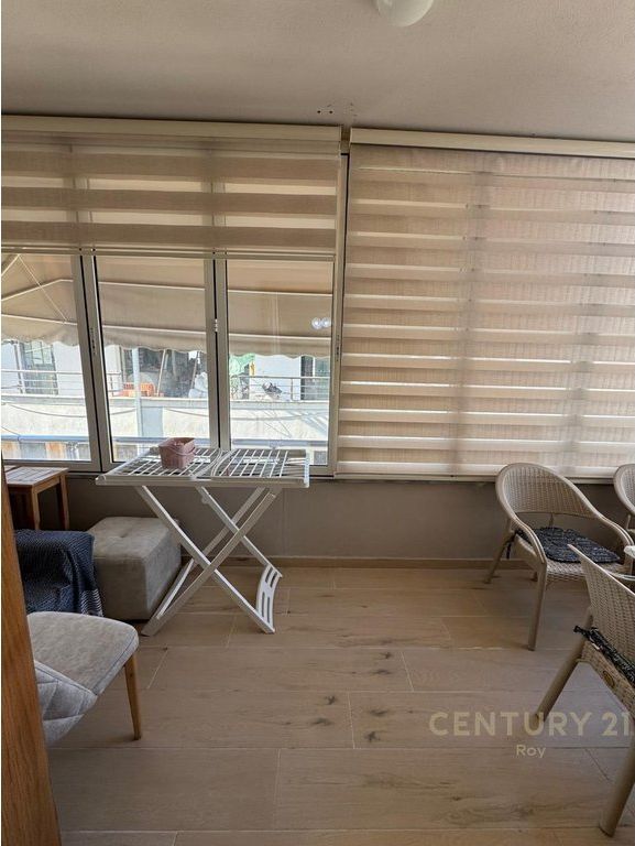 JEPET ME QIRA 1+1 NE SHKEMBIN E KAVAJES