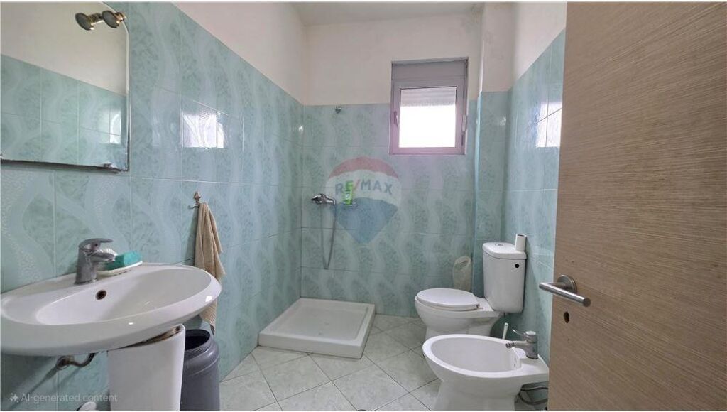 Apartament 1+1 ne shitje , prane Poliklinikes