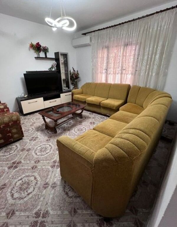 Qera, Apartament 2+1, post parkimi  Ish Parku i Autobuzave , Tirane.