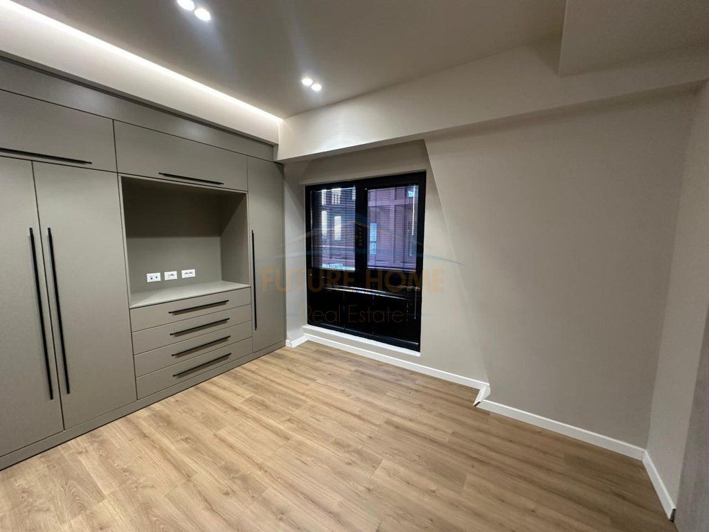 Apartment 2+1 for sale, Garden Building, Kavaja Street.