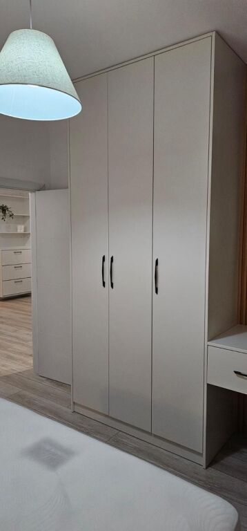 Shitet Apartament,1+1 në Plazh,Durrës.