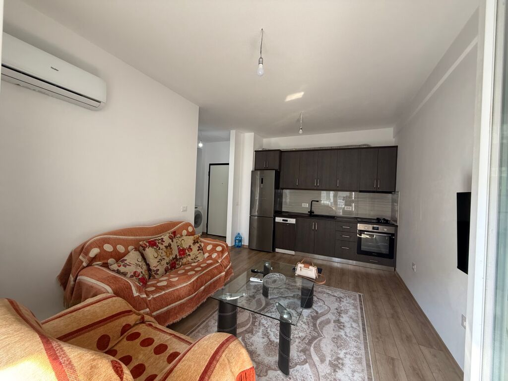 Univers city / Qera Apartament 1+1 Me Post Parkimi 40’000 All / Muaj