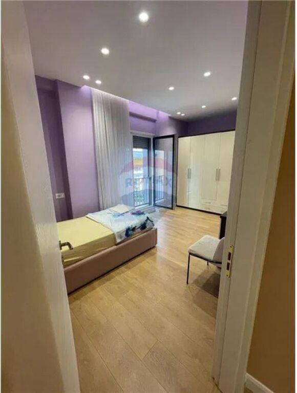 Apartament 2+1+2 me qera Vila Gold