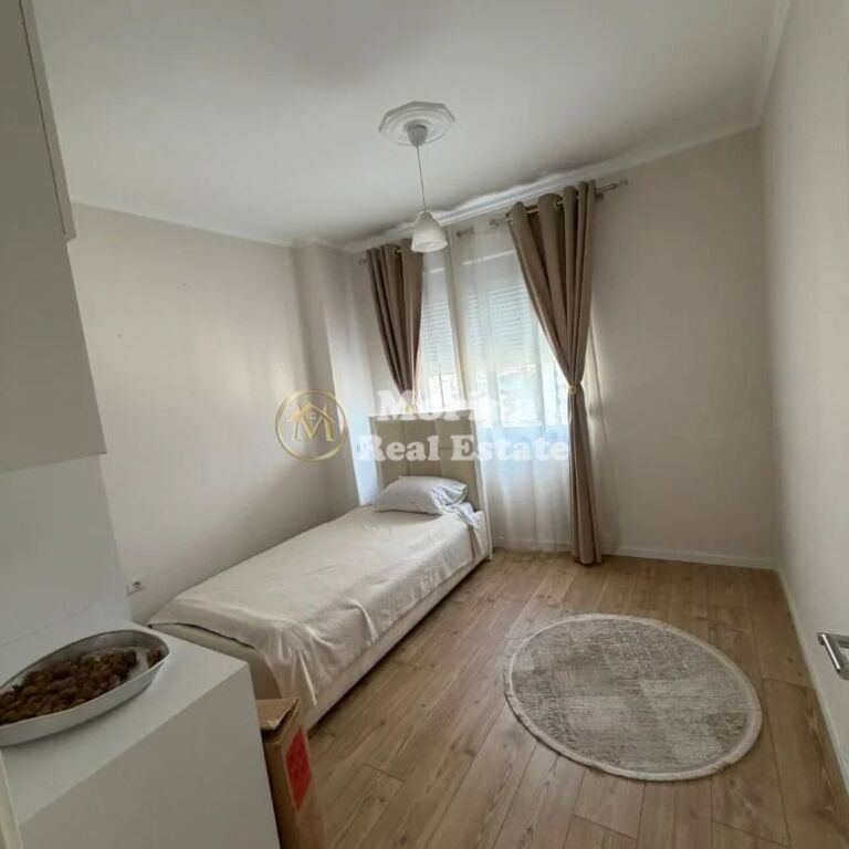 Qera | Apartament 4 + 1 | Fresku| 600 €/muaj