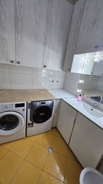 Apartament 2+1+2 per Shitje tek Lagja 6, Ish Rajoni i Policisë, Durres.