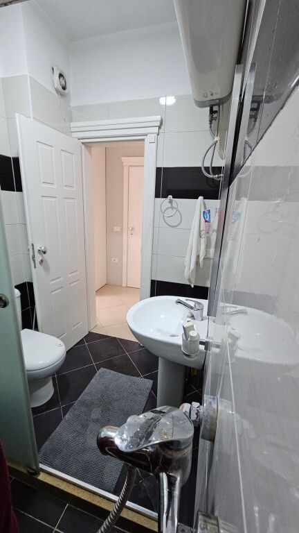 Apartament 2+1+2 per Shitje tek Lagja 6, Ish Rajoni i Policisë, Durres.