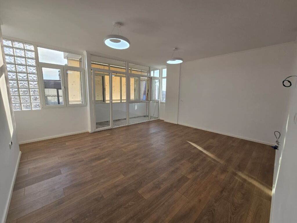 Apartment 2+1+2+Balcony for Sale, Prokuroria, Tirane