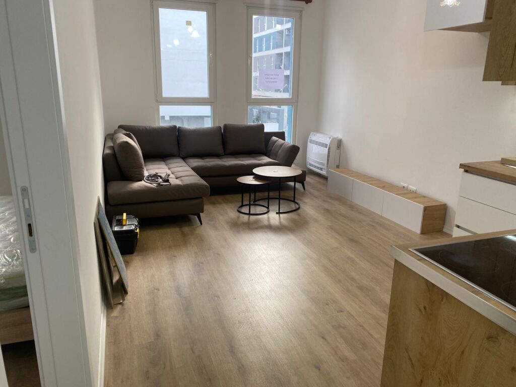 AFFITTASI 1+1 UNIVERS CITY 40.000 LEKE