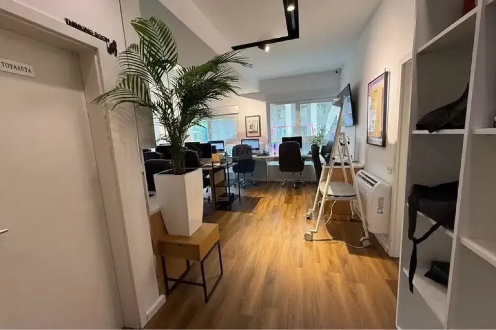 Zyrë - Për Shitje - Kompleksi Mangalem, Tiranë