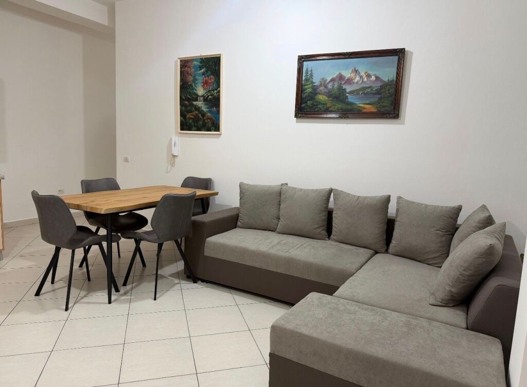 Jepet apartament 2+1 Me Qira Liqeni ,Kopshti Zoologjik ,