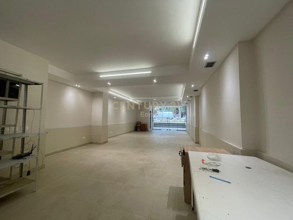 Shop for sale on the Main Beach Road, Durres!