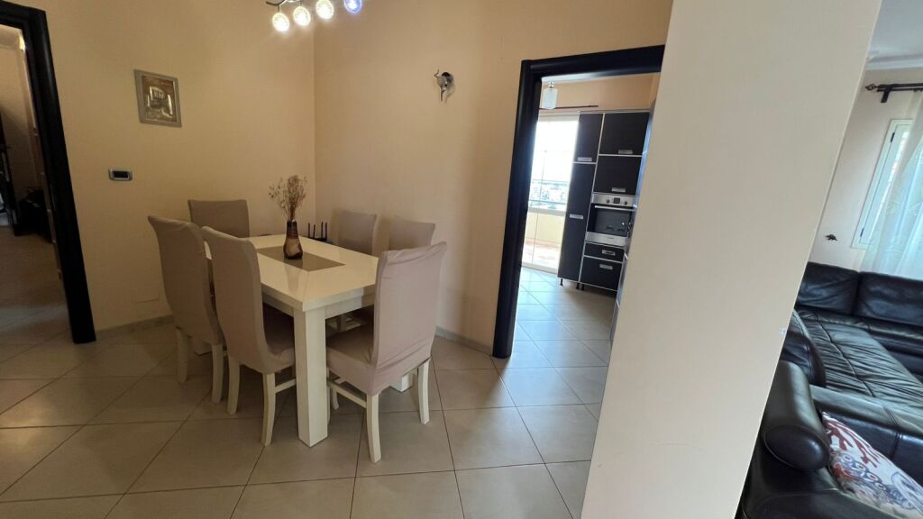 Apartament me qera prane kishes ortodokse