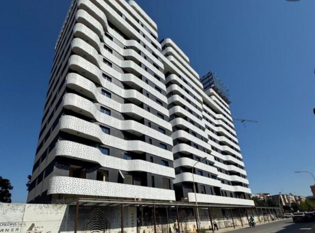 Apartament 2+1+2+Ballkon ne Shitje ne Corner Rezidence