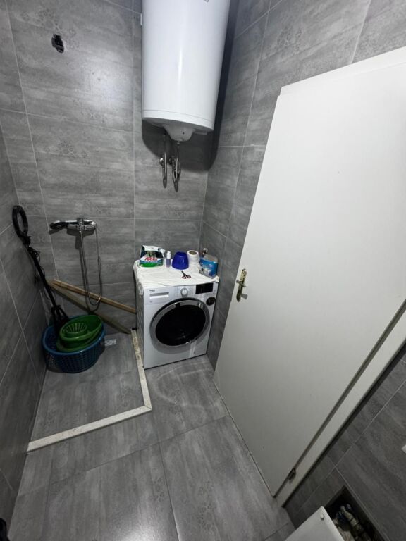 Shitet apartament 2+1+2 Kompleksi Mangalem21