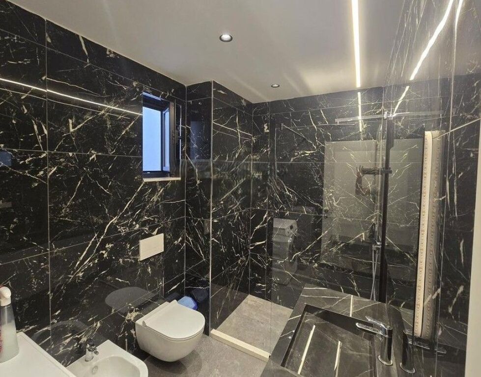 APARTAMENT 2+1+2 NE SHITJE PRANE UET