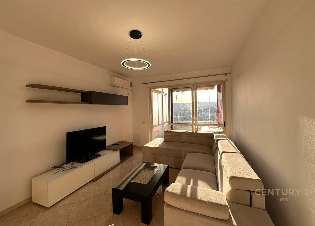 Shitet Apartament 2+1+2 Ballkone tek Pallatet Cabej