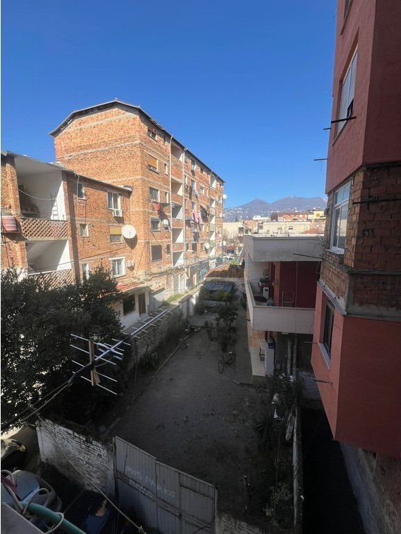 Shitet, Apartament 3+1, Rruga Karl Gega, Tirane