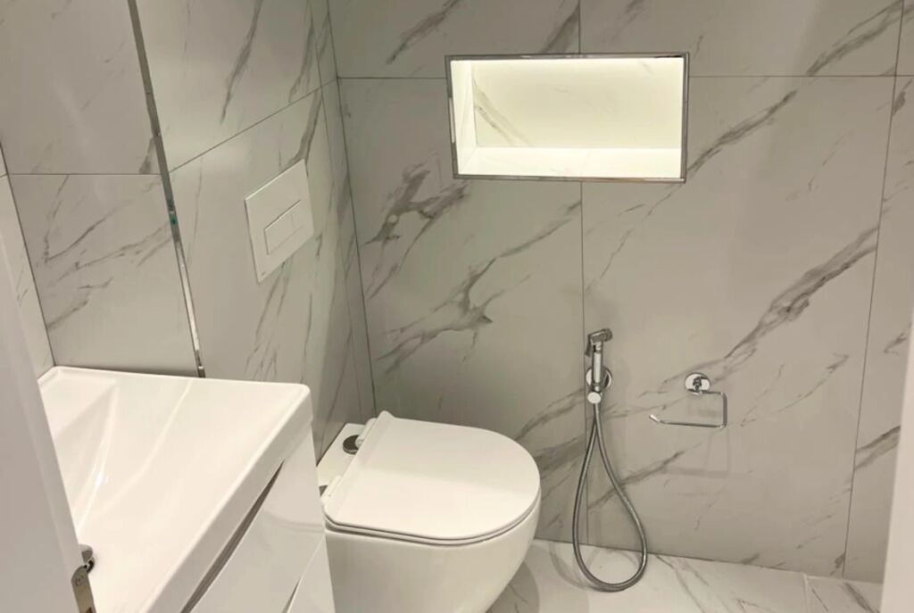 Në Qendër të Sarandës, Shitet Apartament 1+1 Vetëm 300m nga Deti!