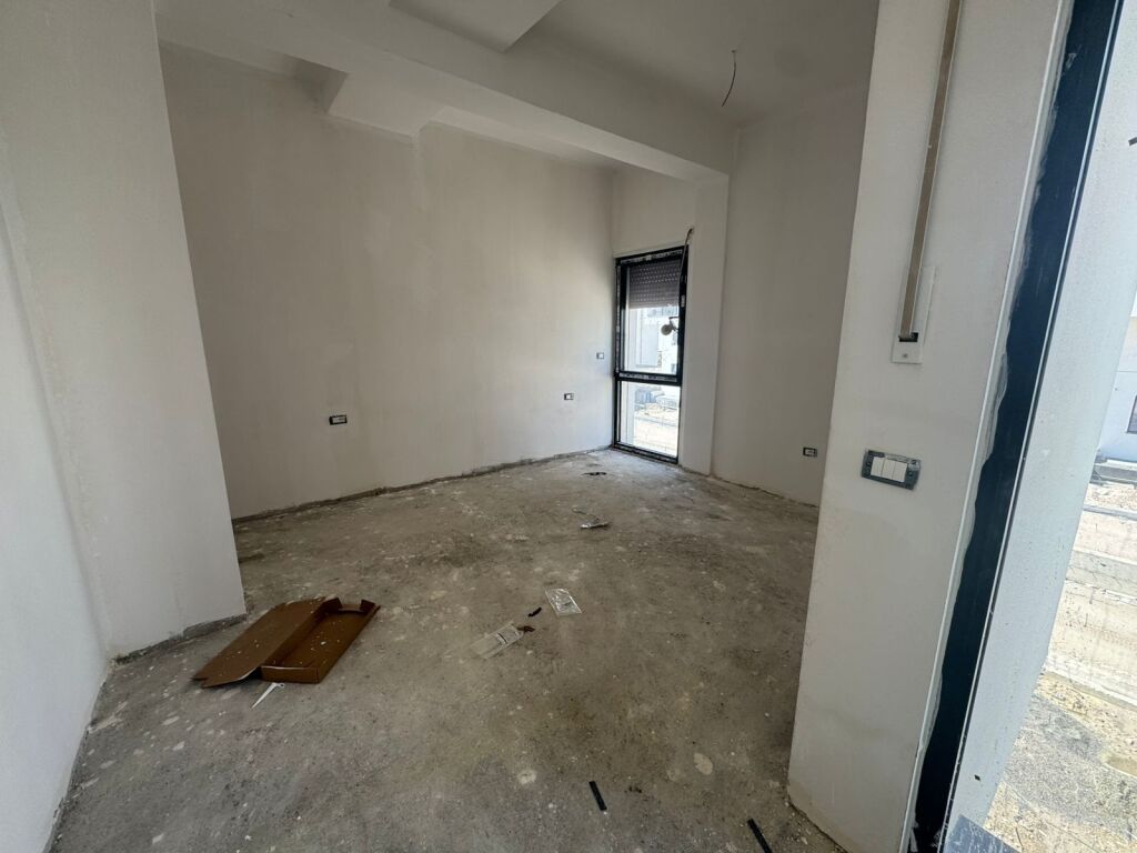 Vile per shitje, Hamallaj!