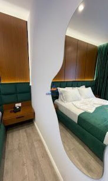 SHITET HOTEL 800M2 "RINAS, PRANE AEROPORTIT" 150000000 LEKE