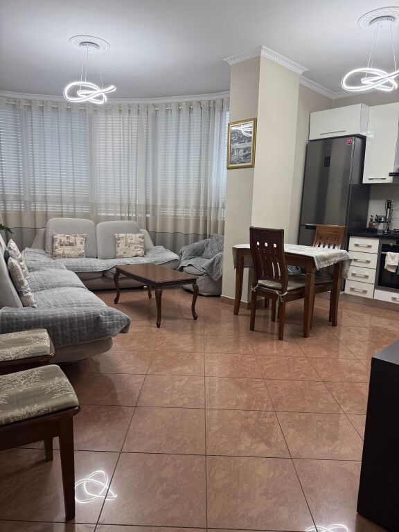 Apartament per qira ne Qender te Tiranes