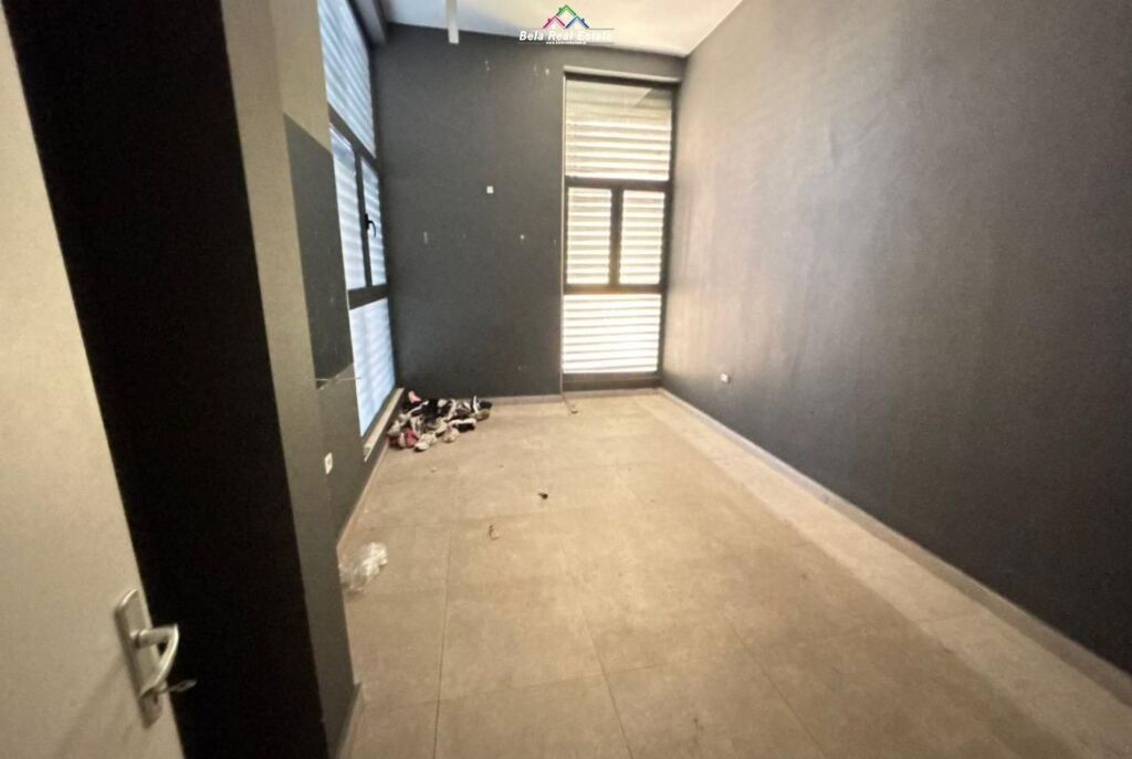 Negozio In Affitto In Via Barrikadave ( ID BD21825) Tirana