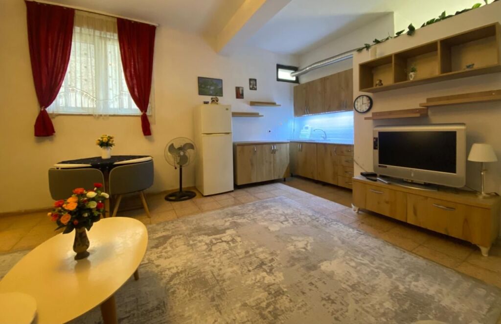🏡 Studio apartment for rent at 21 Dhjetori, Tirana