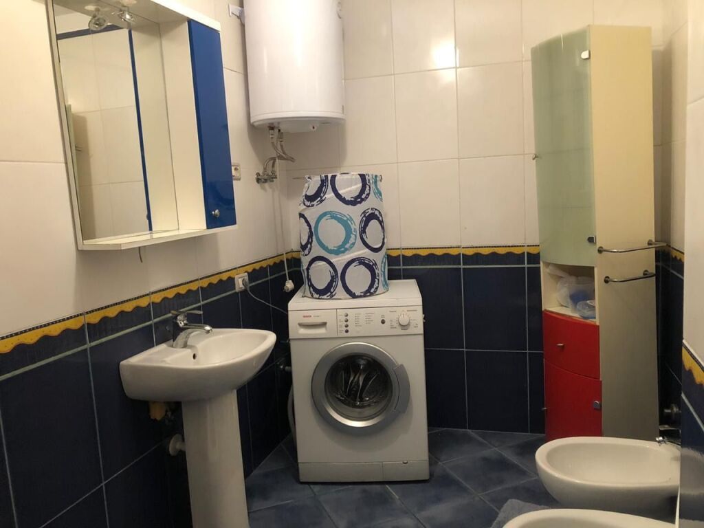 Apartament 2+1, Liqeni i Thate!