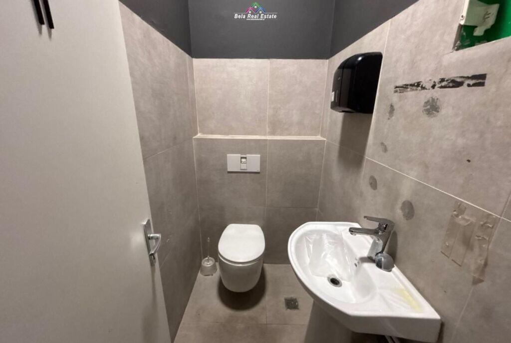 Negozio In Affitto In Via Barrikadave ( ID BD21825) Tirana