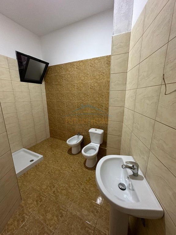 Shitet, Apartament 2+1+2 për Shitje prane ARC Hotel, Unaza e Re